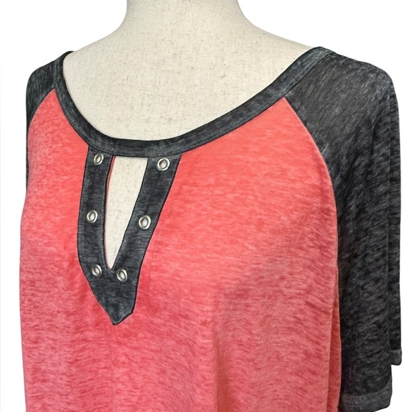 Bobbie Brooks Plus Size Short Sleeve Coral and Gray Raglan Shirt. Size 3X #1504 - Picture 5 of 5